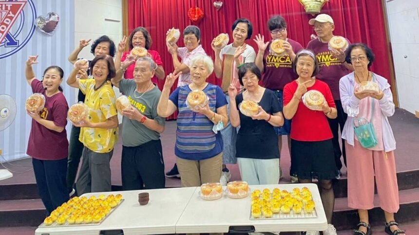 英明社區據點歡慶中秋　手作冰皮月餅甜蜜團圓